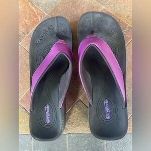Women's Purple AEROTHOTIC  support flip flop